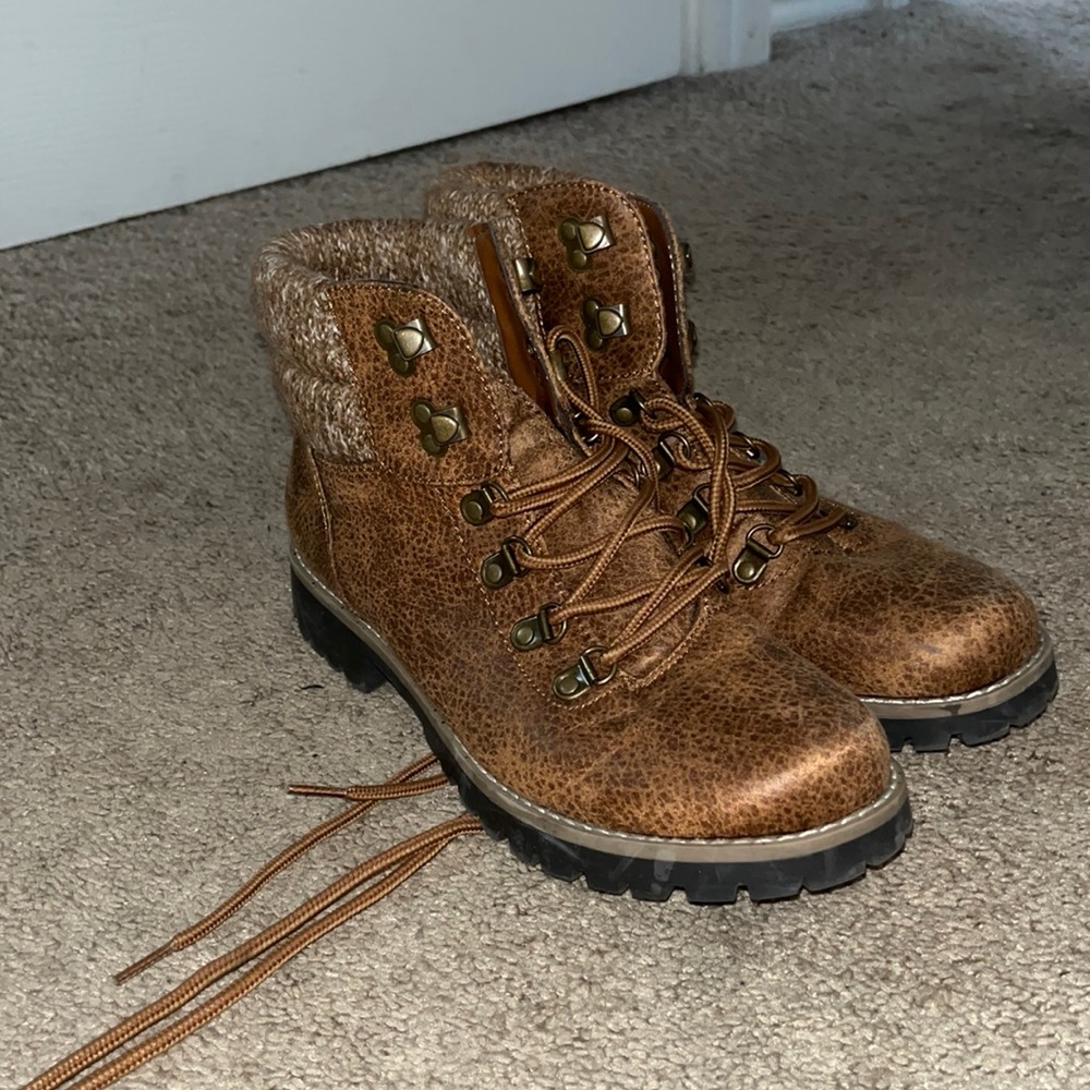 Cliffs brown ankle hiking boots - size 8 womens